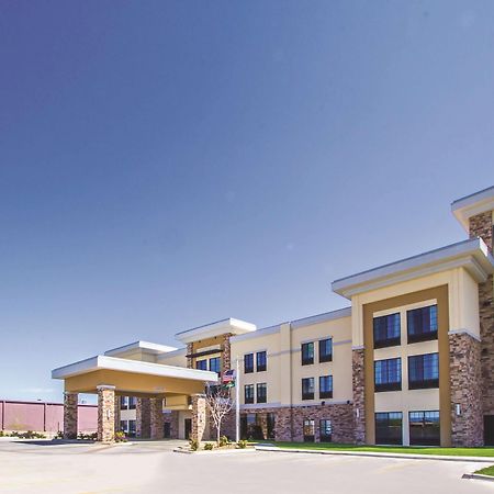 La Quinta By Wyndham Pampa Hotel Bagian luar foto