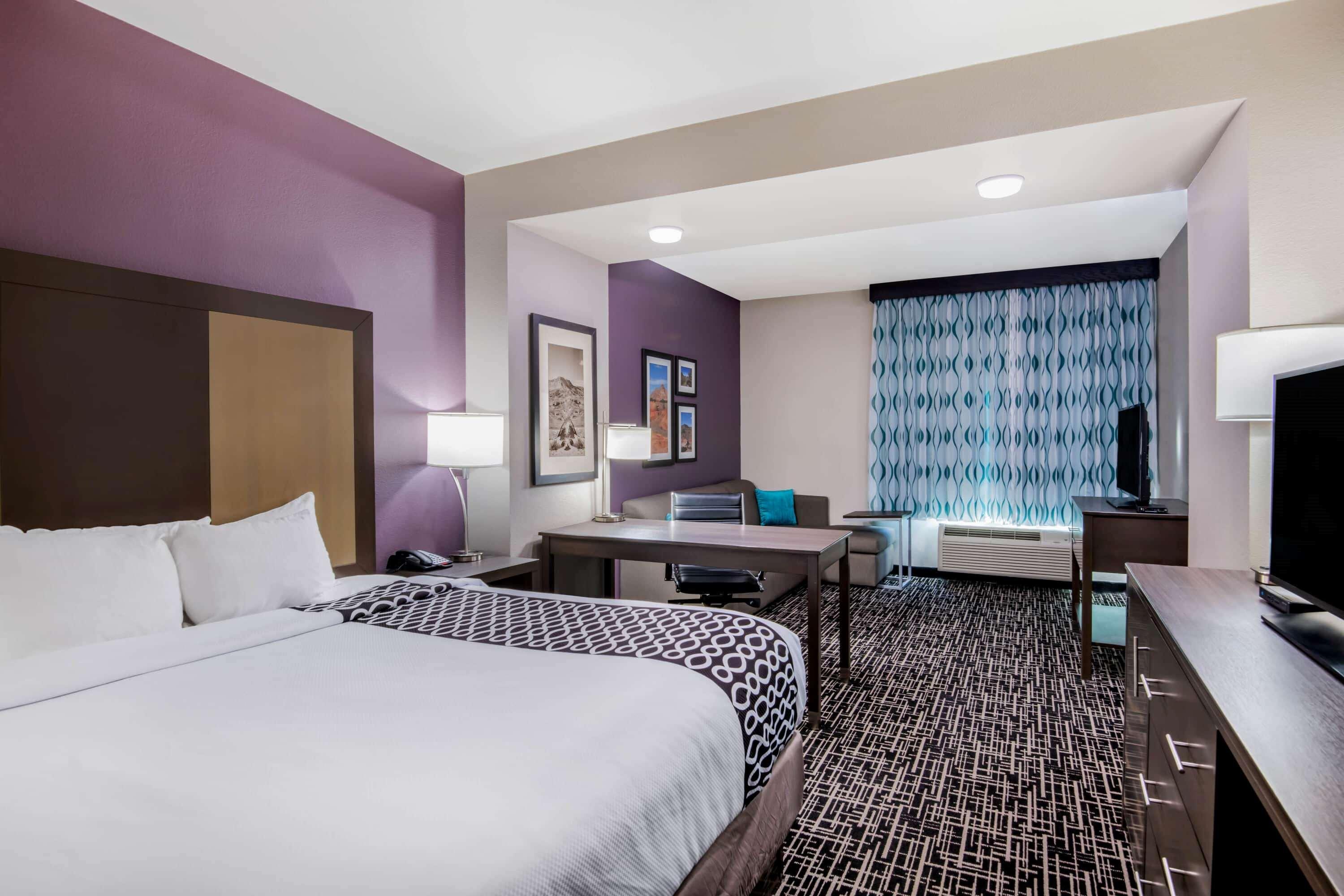 La Quinta By Wyndham Pampa Hotel Bagian luar foto