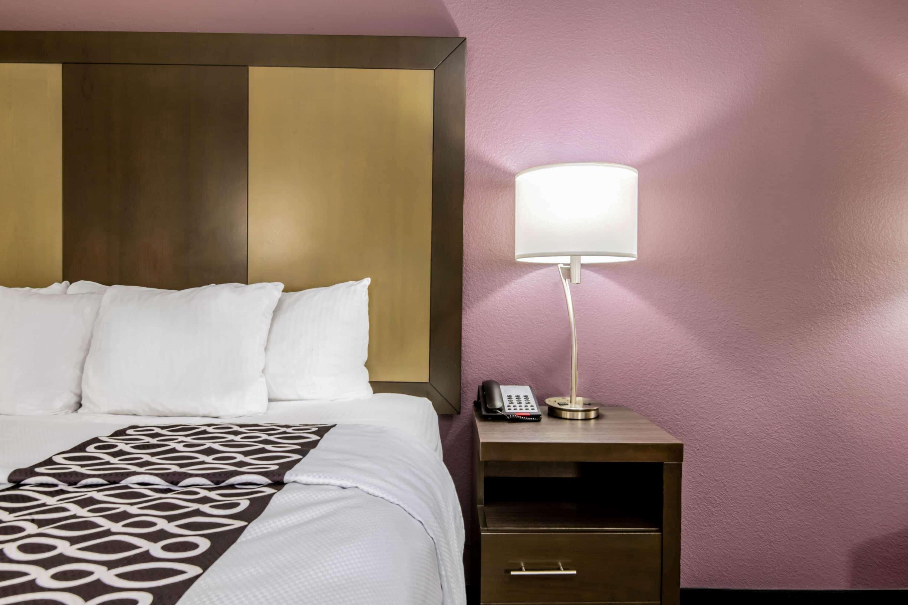 La Quinta By Wyndham Pampa Hotel Bagian luar foto